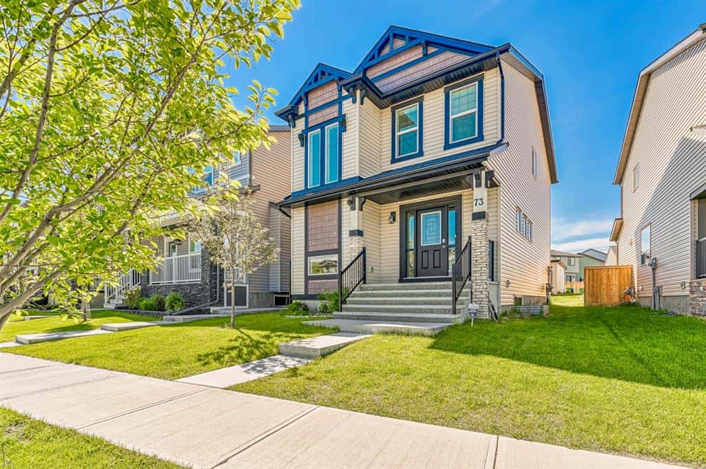 73 Hillcrest Avenue SW Airdrie, AB